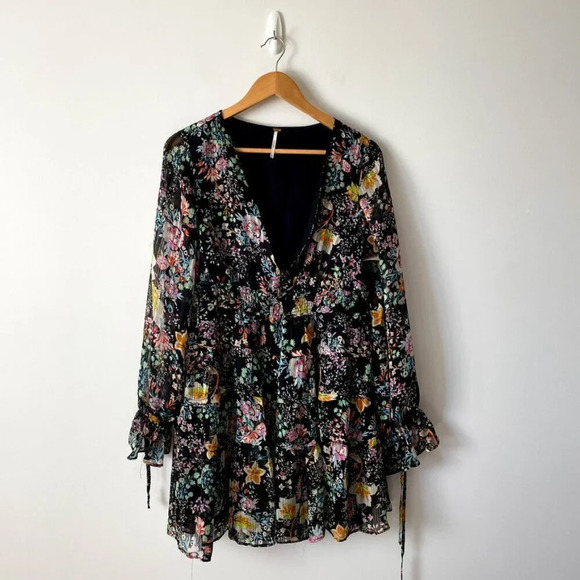 Free People Closer To The Heart Floral Tiered Puff  Sleeve Dress Size Medium - Picture 8 of 13